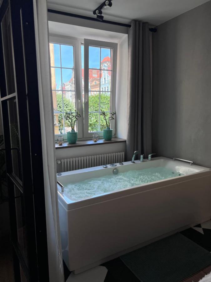 Old Town With A Jacuzzi Apartment